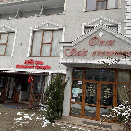 Hotel Onix Roman Ngoại thất bức ảnh