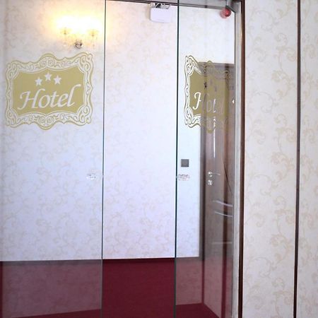 Hotel Onix Roman Ngoại thất bức ảnh