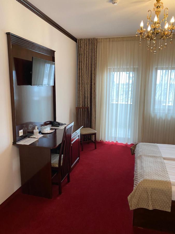 Hotel Onix Roman Ngoại thất bức ảnh