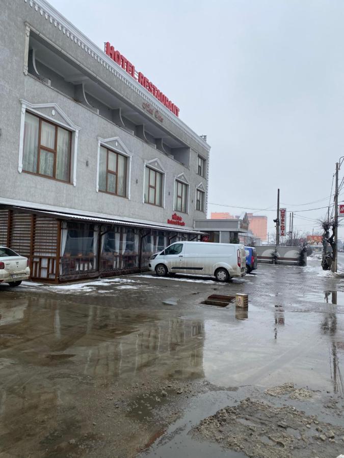 Hotel Onix Roman Ngoại thất bức ảnh