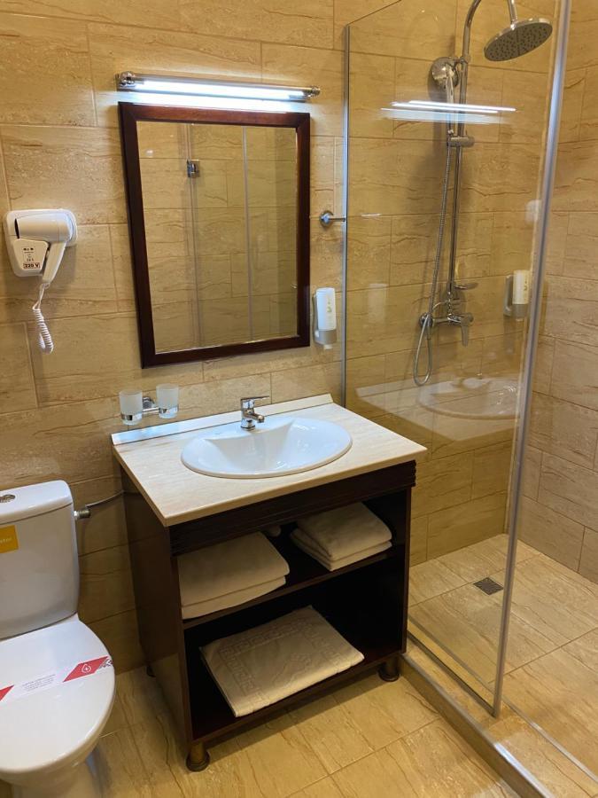 Hotel Onix Roman Ngoại thất bức ảnh