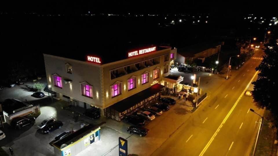 Hotel Onix Roman Ngoại thất bức ảnh