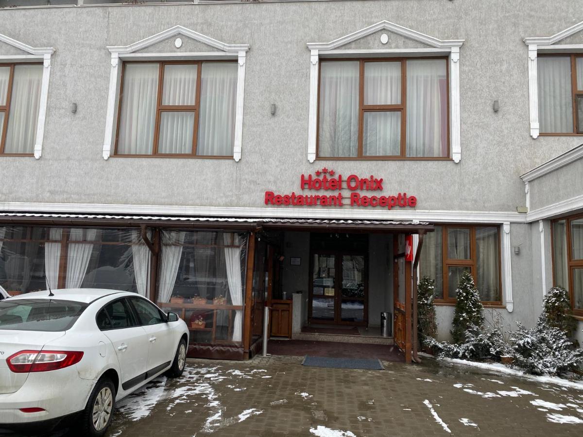 Hotel Onix Roman Ngoại thất bức ảnh