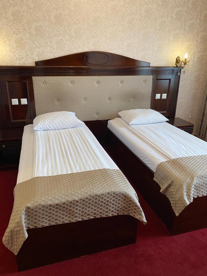 Hotel Onix Roman Ngoại thất bức ảnh