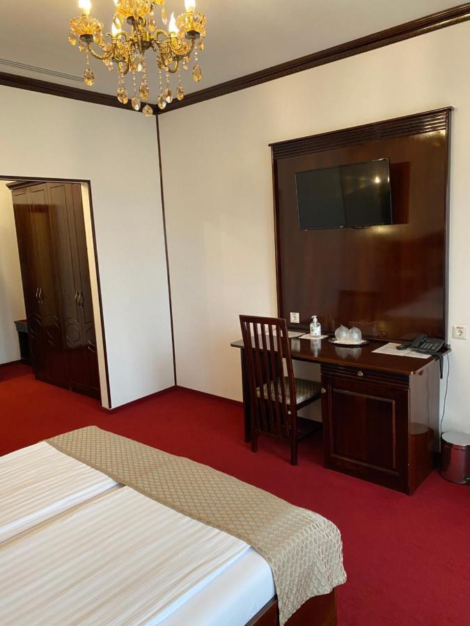 Hotel Onix Roman Ngoại thất bức ảnh