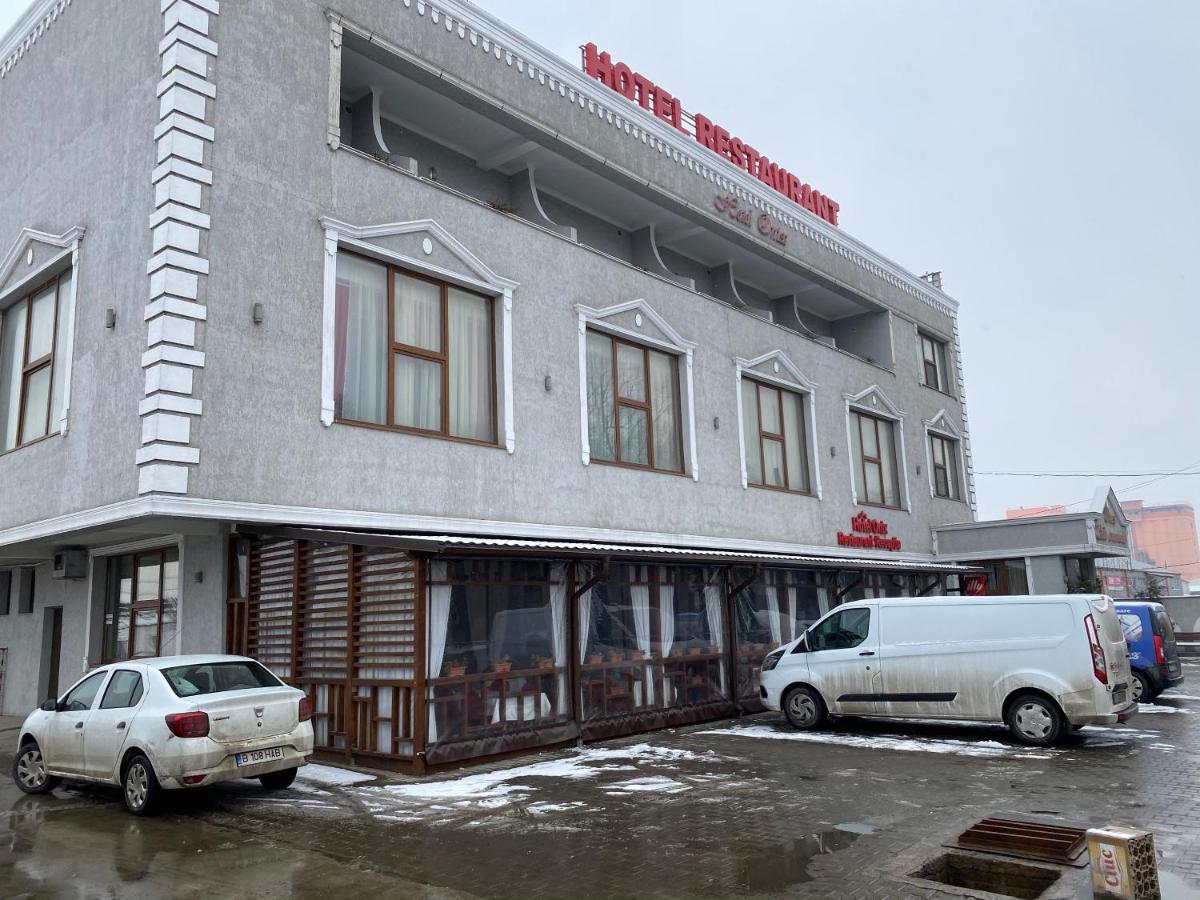Hotel Onix Roman Ngoại thất bức ảnh