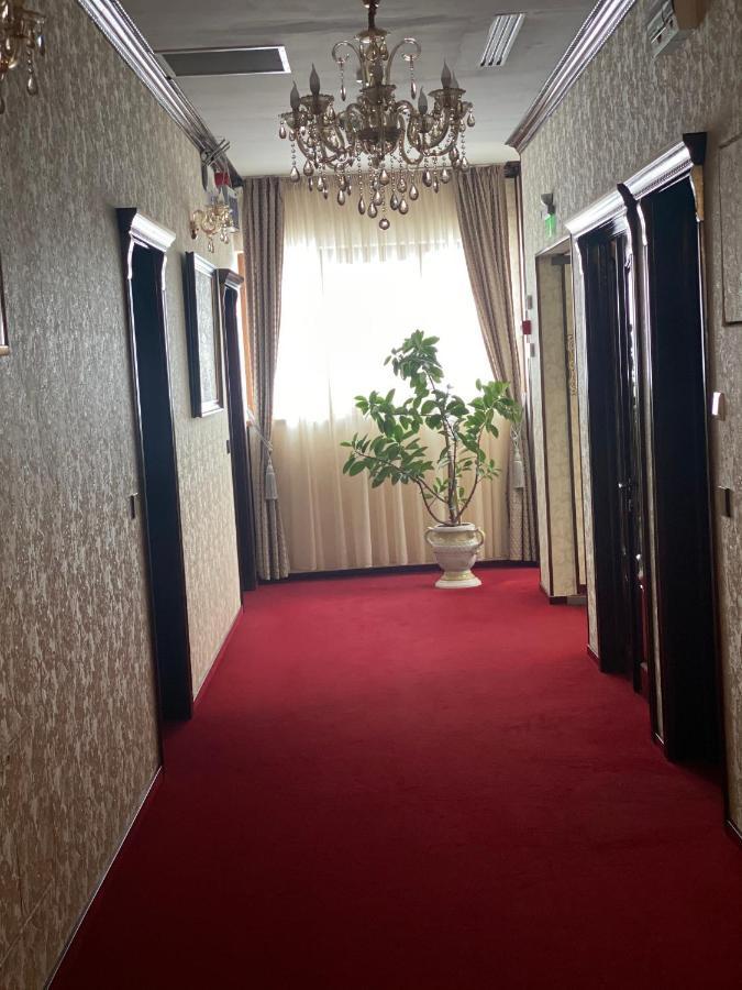 Hotel Onix Roman Ngoại thất bức ảnh