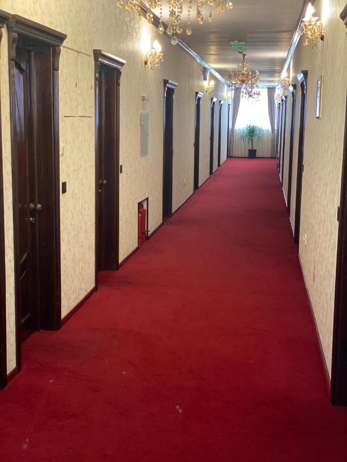 Hotel Onix Roman Ngoại thất bức ảnh